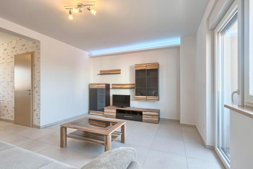 Lovely Fazana Apartments 400M From The Sea Exterior photo
